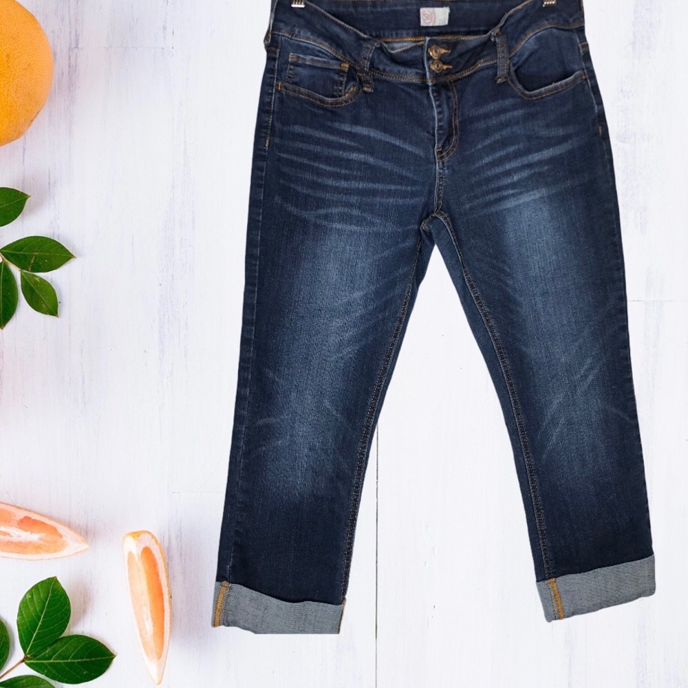 SO Dark Wash Capri’s